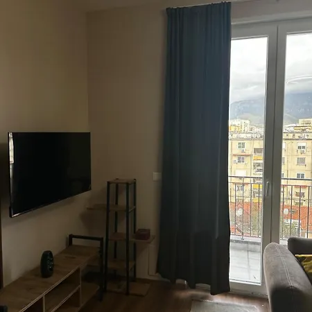 Daire Urban Mountain View Tiran