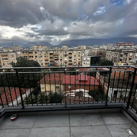 Urban Mountain View Apartment *